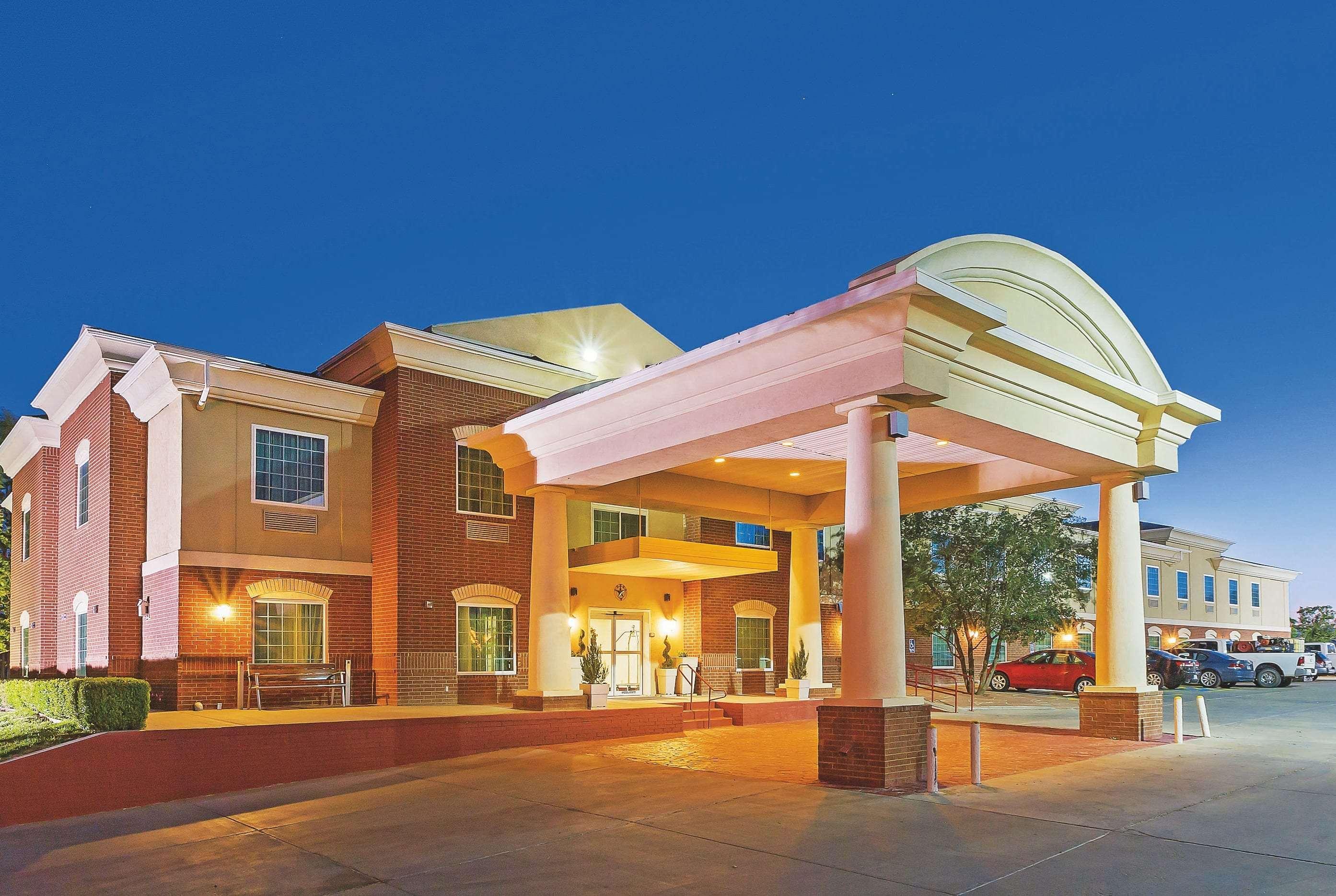 La Quinta By Wyndham Dalhart Hotel Exterior photo